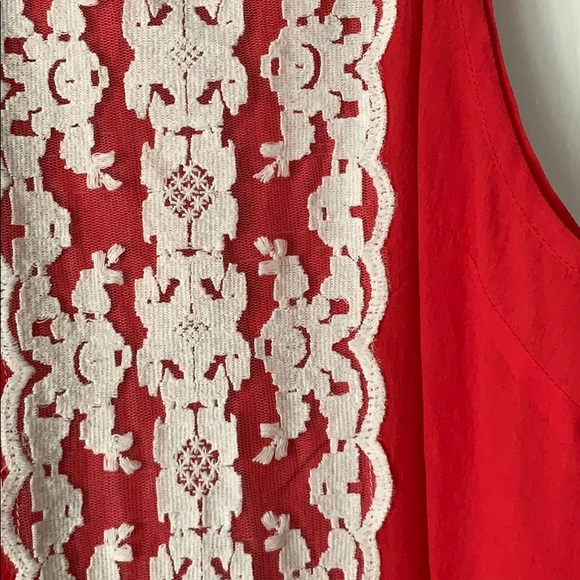 Red lace tank - Picture 4 of 4
